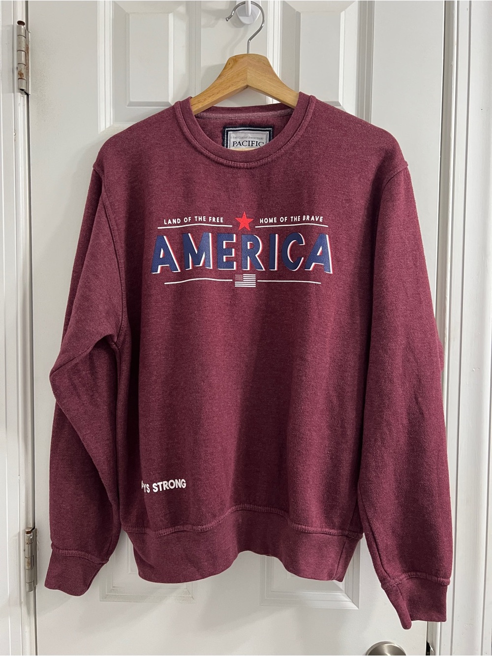Pacific & Co. Crewneck Sweatshirt - Maroon America Graphic Patriotism- Small 🇺🇸🌟